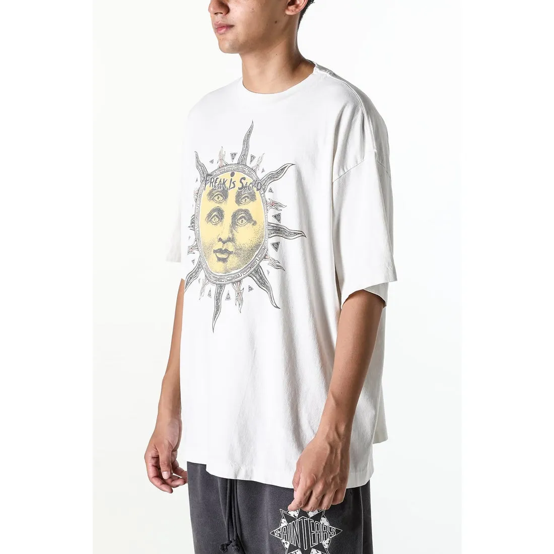 CACTUS PLANT FLEA MARKET x SAINT Mxxxxxx SUN SS TEE/WHT CPFM joint model Four-eye sun printed short sleeves Off-white S-XL Cylindrical fabric without side seams 220g high weight OE yarn ⚠️Note: It is almost meaningless if it is not a cylindrical fabric Customized CPFM joint main mark/wash mark/little angel anti-counterfeiting label Original-level printing factory Top purchasing level